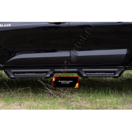 Молдинг на дверь передний правый Русская артель Toyota Hilux 2015-2018 (VIII дорестайлинг)  MT-075122