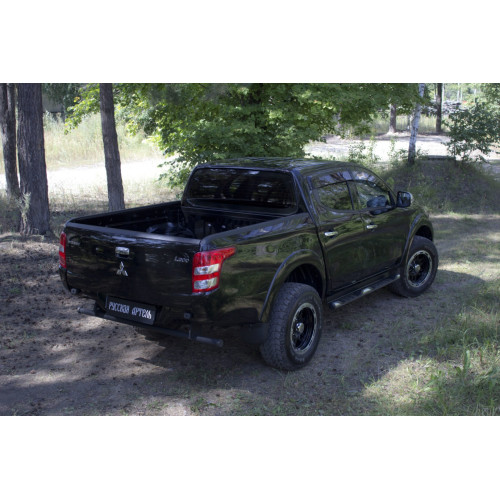 Накладки на задние фонари Mitsubishi L200 2015- REM-101300