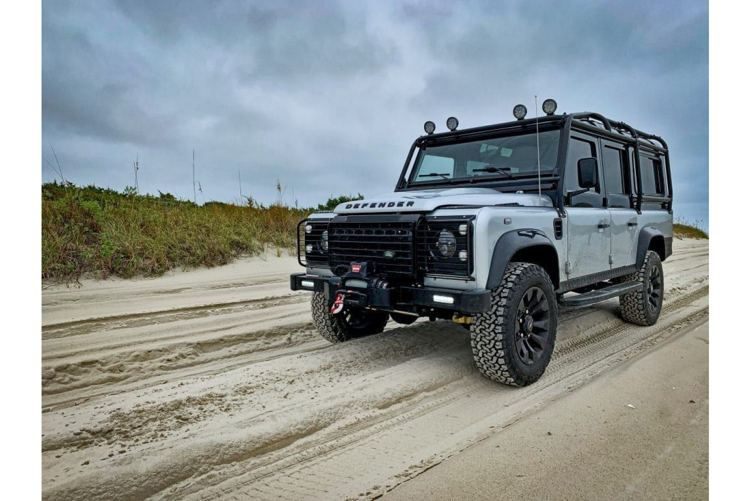 Your defender. Ленд Ровер Дефендер 110. Ленд Ровер Дефендер 110 оффроад. Land Rover Defender 110 оффроад. Land Rover Defender 110 off Road Tuning.