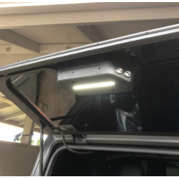 Фонарь для освещения багажного отделения Jeep Wrangler JL