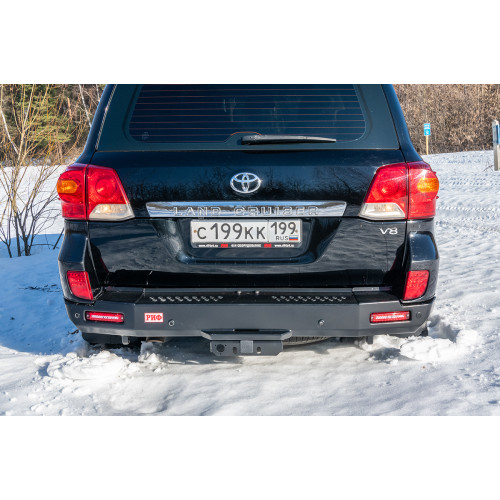 Бампер РИФ силовой задний Toyota Land Cruiser 200 2012-2015 с квадратом под фаркоп и фонарями 