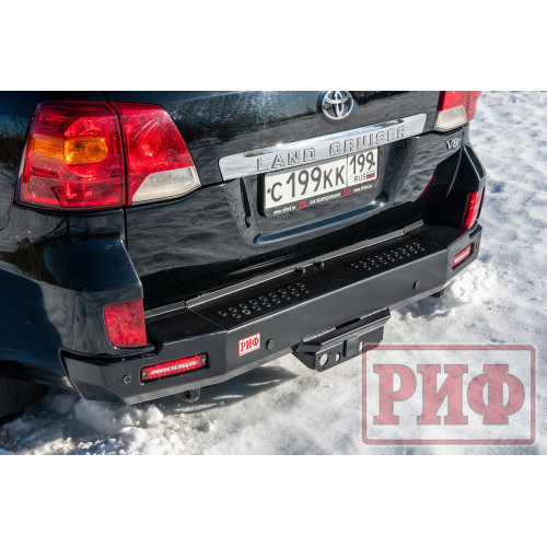 Бампер РИФ силовой задний Toyota Land Cruiser 200 2012-2015 с квадратом под фаркоп и фонарями 