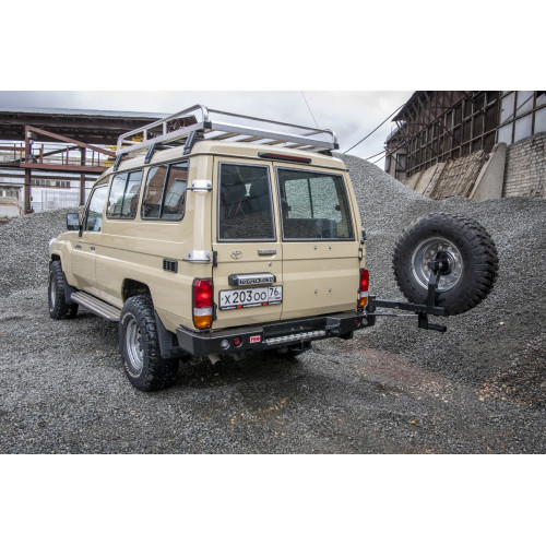 Бампер РИФ силовой задний Toyota Land Cruiser 78 2007+ с квадратом под фаркоп, калиткой и фонарями