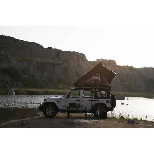 Палатка на крышу автомобиля Wild Land Bush Cruiser 140, лестница 210 см